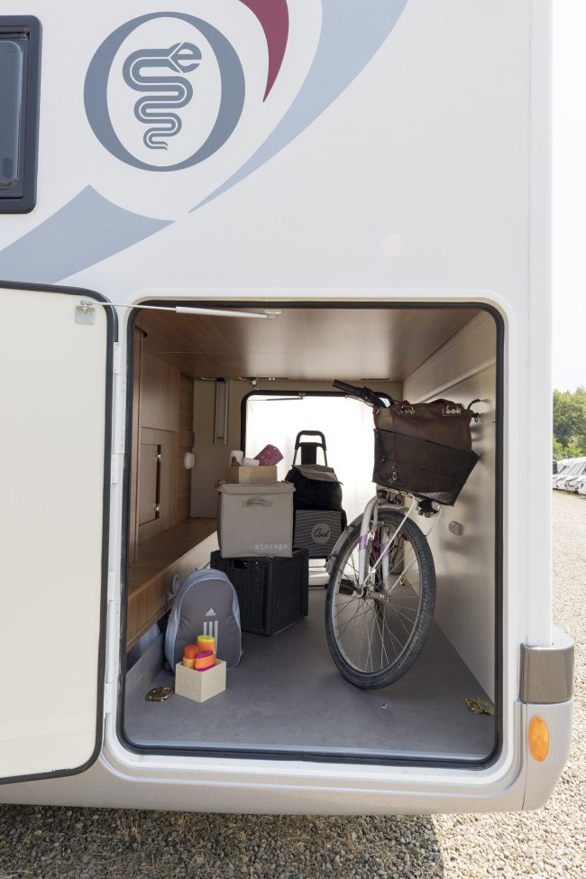 Garage boor fietsen en overige spullen in de Elnagh Baron 26