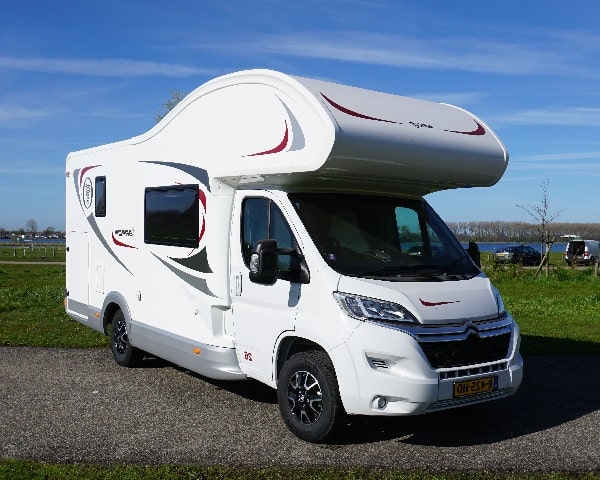 Camper Elnagh Baron 26 van Klasse Campers